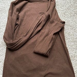 Ribbed Long Sleeve Turtle Neck Shirt - Brown